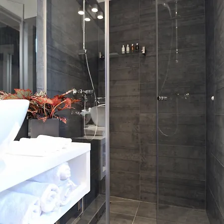 アパートメンツ＆ルームズ ラベンデュラ エクスクルーシブ ゲストハウス 4*