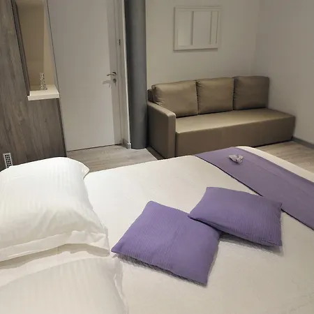 & Lavandula Exclusive Konukevi 4*