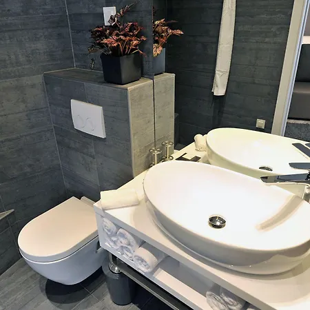 アパートメンツ＆ルームズ ラベンデュラ エクスクルーシブ 4*